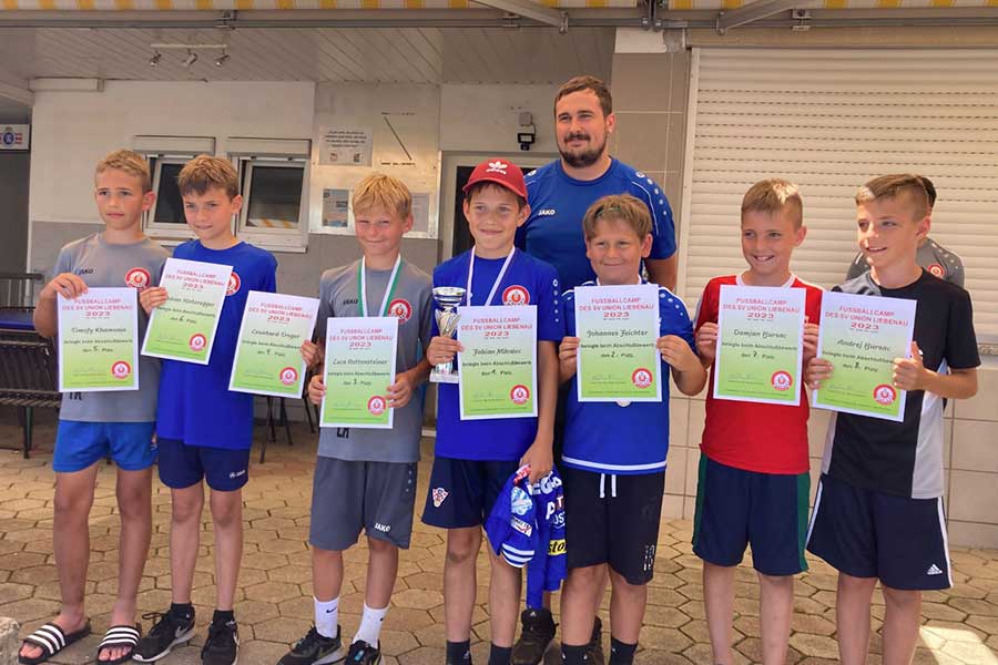 Siegerehrung der Kleinen - Fussball Verein für Kinder, Jugend und Kampfmannschaften in Graz